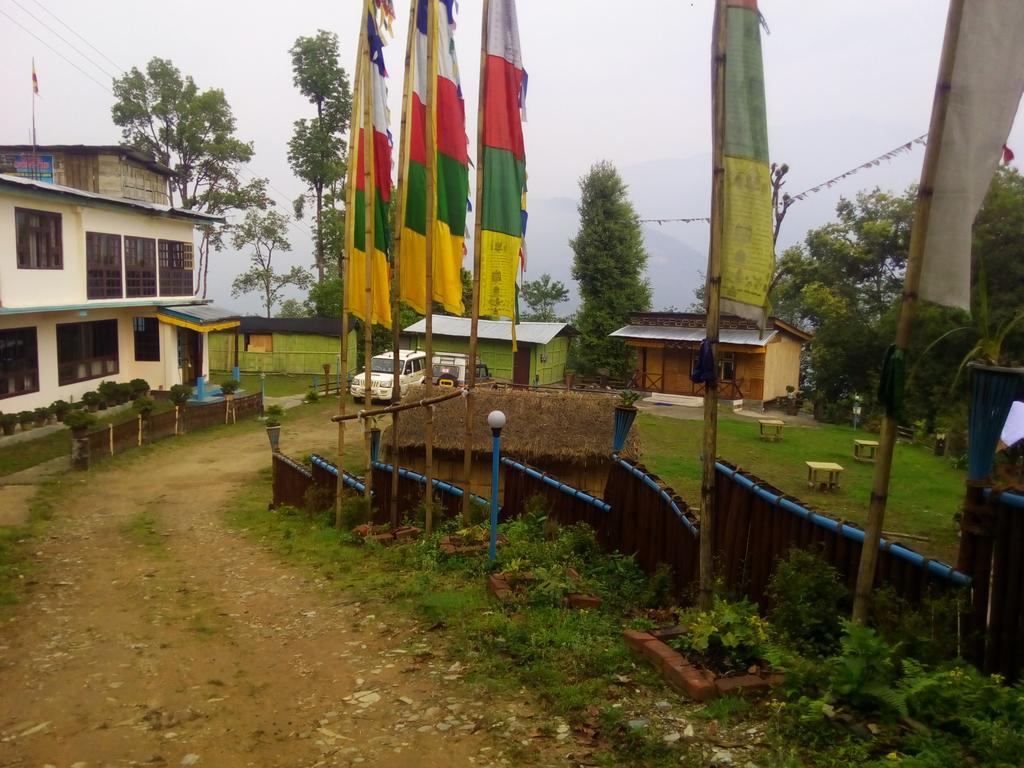 Khi Gha Thang Pelling Exterior foto